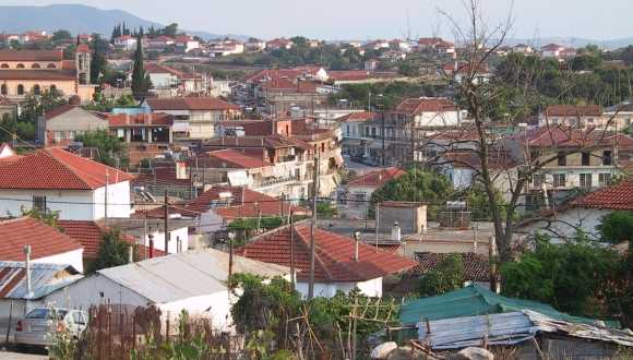 Blick auf das Dorfzentrum von Draviskos