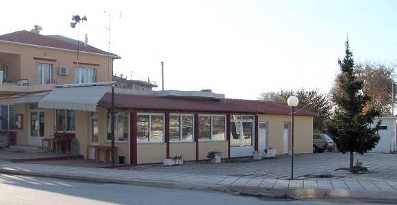Gemeindehaus und Altentagesst�tte im Zentrum von Draviskos