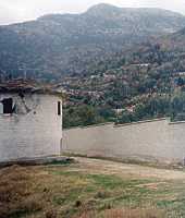 Die alte Windmühle des Klosters Ikosifinissa